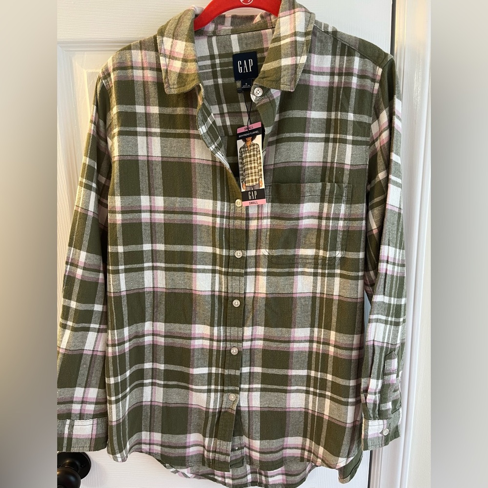 NWT Gap size small flannel shirt.  Non-smoking home.
